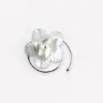 Curlie wit met stoffen bloem – 2 cm