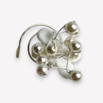 Curlie bloem met parels op draad – zilver (3×3 cm)