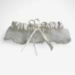 Ivoorkleurige kousenband – satijn & organza (6 cm)