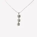 Ketting ‘Camellia’ – Verzilverd met 3 Strass Bloemen