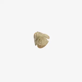 Oorbellen Tallinn – Organza bloem op zilverkleurig stekertje (1,5 cm)