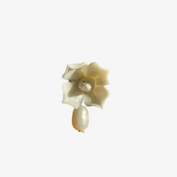 Bloem oorbel Cordoba met parel