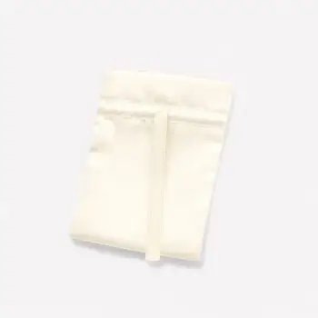 Satijn zakje ivoor – 12 x 9 cm
