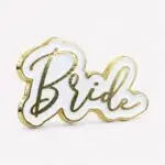Speldje Bride – goud/wit (3,5 × 2 cm)
